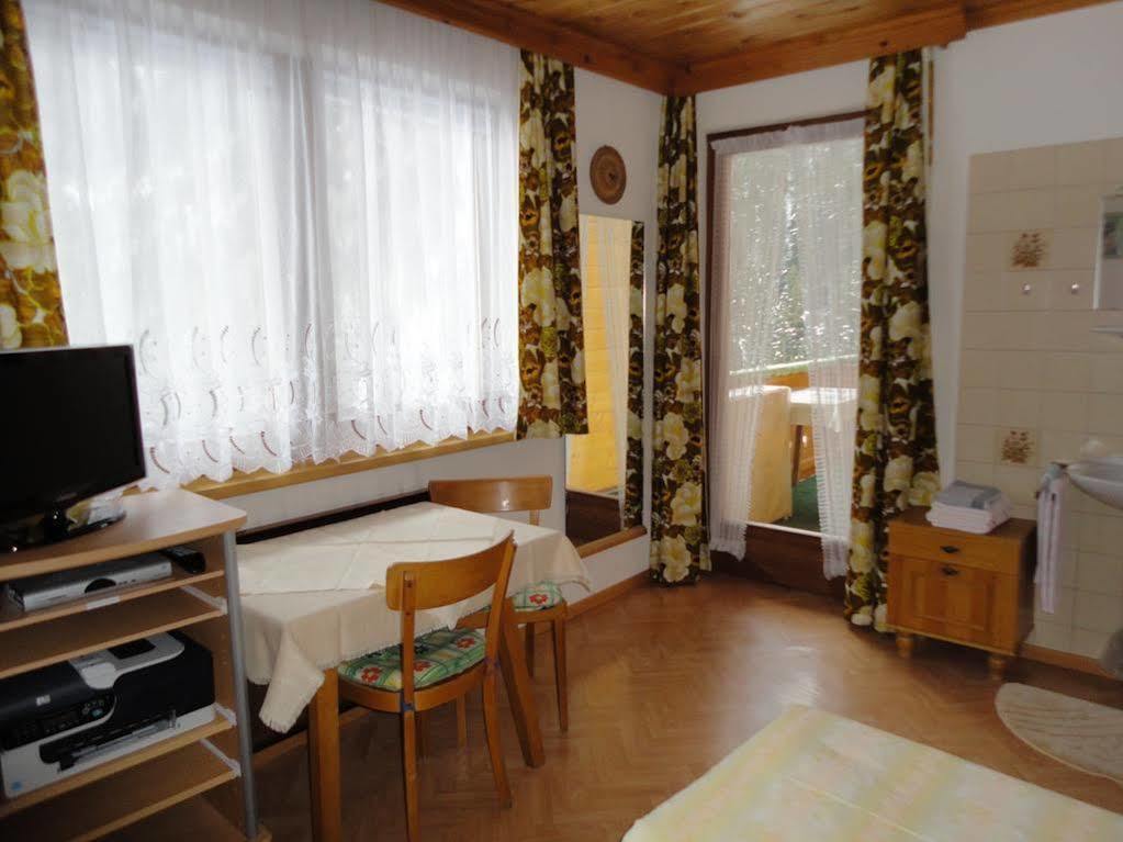 Hotel Haus Dorfblick Prägraten Exterior foto