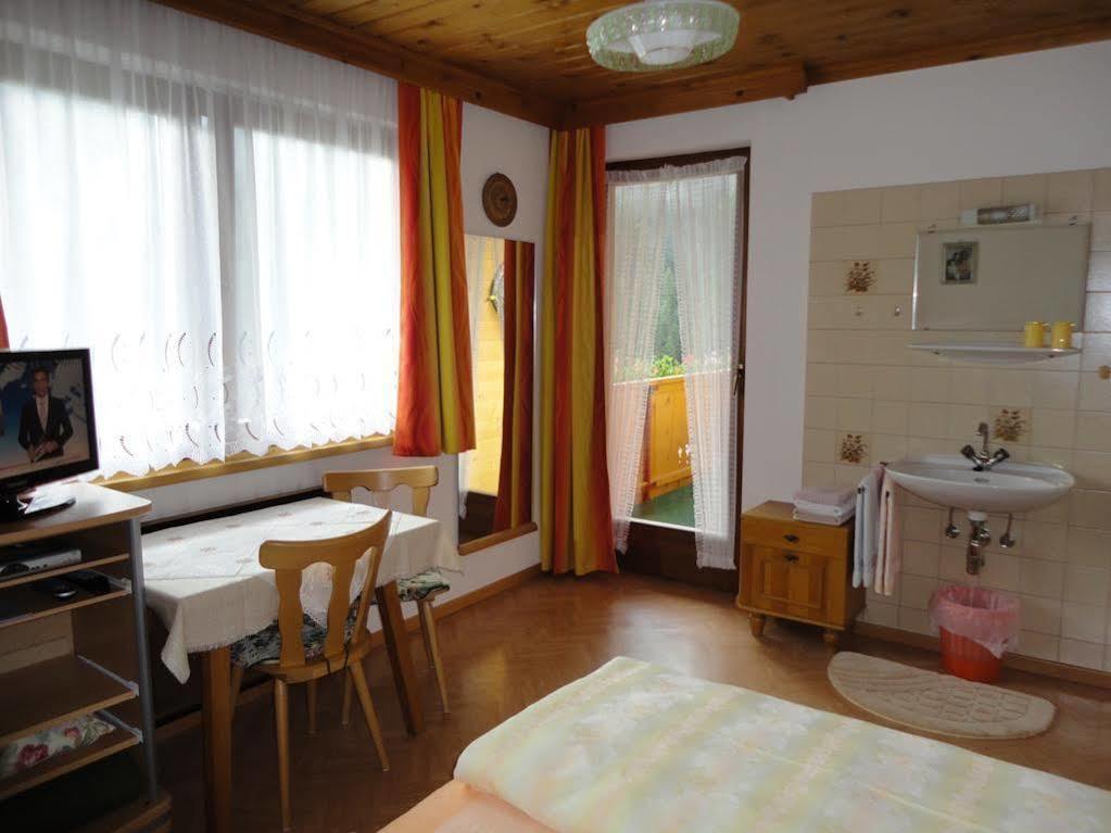 Hotel Haus Dorfblick Prägraten Exterior foto